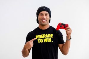 Ronaldinho-anuncia-apoio-a-organização-de-PES-no-Prêmio-eSports-Brasil