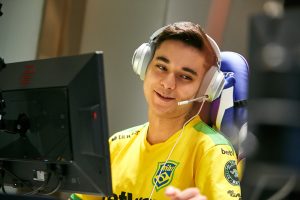 Team-One-anuncia-felps-como-novo-jogador