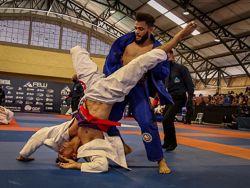 Brasileiro Centro-Oeste da FBJJ tem alto nível técnico na faixa-preta e ...