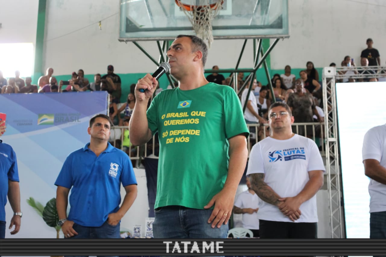 Deputado estadual Anderson Moraes (de verde) foi um dos responsáveis pela iniciativa (Foto Dai Bueno)
