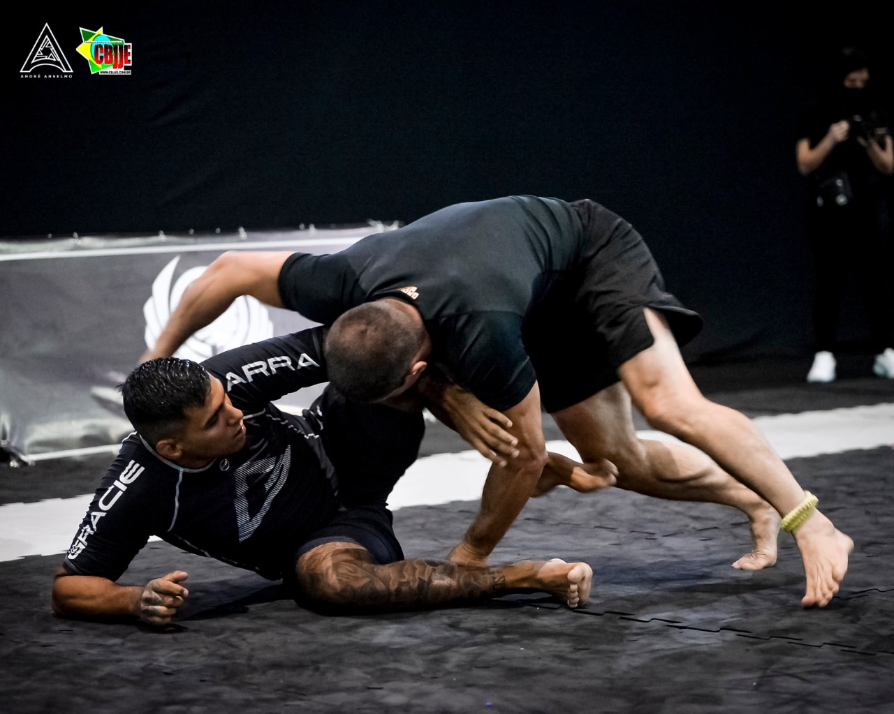 Calasans marcou presença, foi derrotado, mas viu pupilo ser campeão (Foto: André Anselmo)