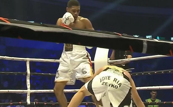 Campeão olímpico, Hebert Conceição estreou com vitória no Boxe profissional (Foto: Reprodução)