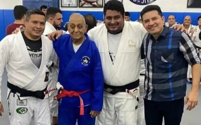 Otávio Carneiro (GFTeam Manaus), GM Osvaldo Alves, Elvys Damasceno (vice-presidente da FJJAM) e Péricles Nascimento (Foto divulgação)