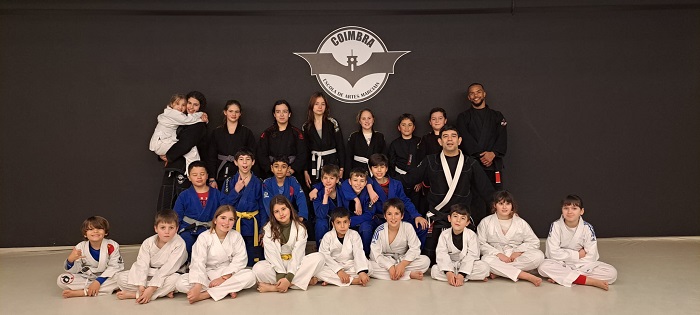 Trabalho com Jiu-Jitsu na Coimbra MMA vai da base até o profissional (Foto divulgação)