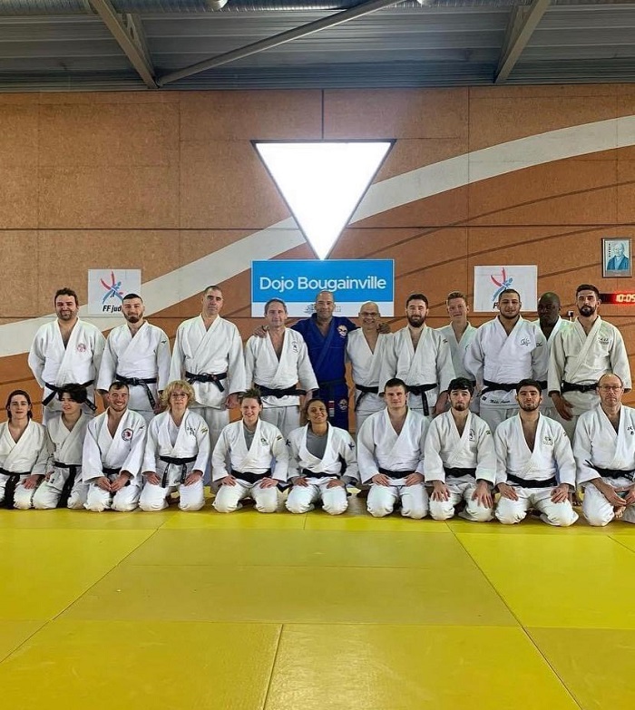 Faixa-preta brasileiro vem realizando um grande trabalho em prol do Jiu-Jitsu na França (Foto divulgação)