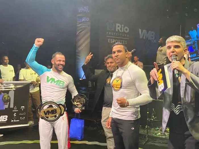 Desafio de Barrãozinho ao campeão Erick Maia roubou a cena no evento de Capoeira (Foto VMB)