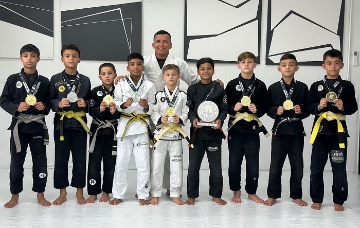 White House Jiu-Jitsu School vem conquistando ótimos resultados (Foto reprodução)