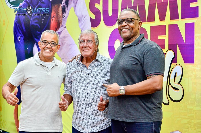 Rogério Gavazza ao lado do GM Álvaro Barreto e Carlão Barreto (Foto MBS Lutas)