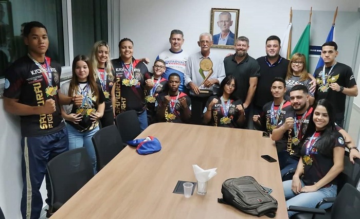 Atletas do Projeto Lutar é Viver foram recebidos com honrarias em São Gonçalo-RJ (Foto divulgação)