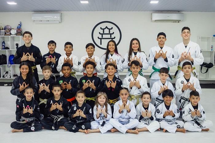 Professores e atletas da White House Jiu-Jitsu School estão focados no Brasileiro Crianças (Foto reprodução)
