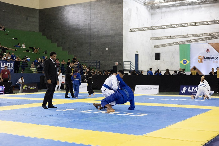 Duelos de Jiu-Jitsu com e sem quimono pegaram fogo em Muriaé-MG (Foto @joao.sfotos)