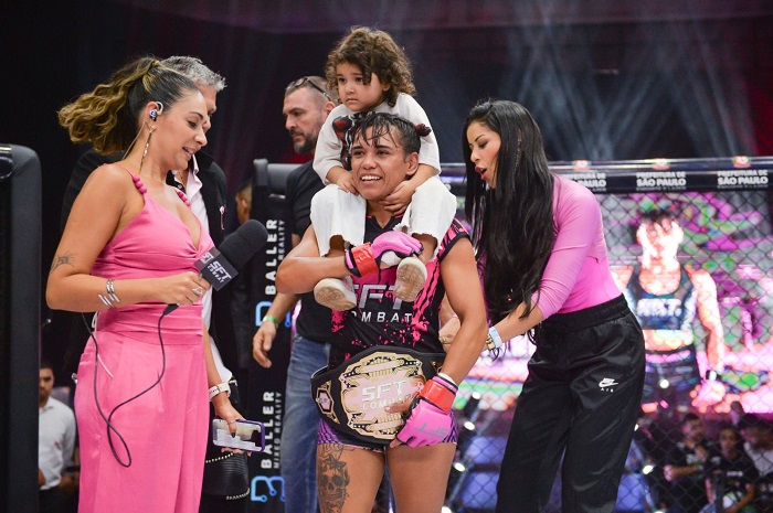 Bianca vive grande fase e celebrou mais um triunfo no cage do SFT (Foto Myriam Albertuni)