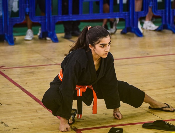 Aos 13 anos, Gabi Muniz vem se destacando na faixa laranja de Jiu-Jitsu (Foto Ilan Pellenberg)