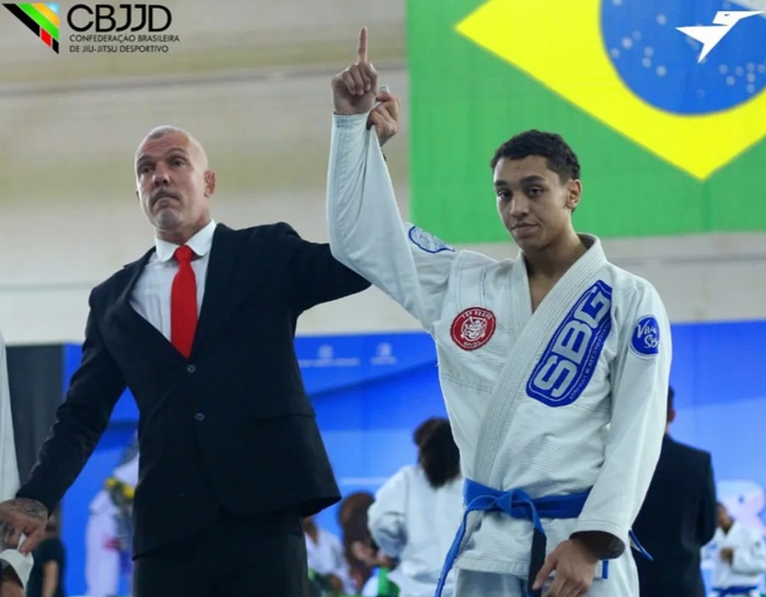 Lucas vem fazendo bonito na temporada da Confederação (Foto CBJJD)