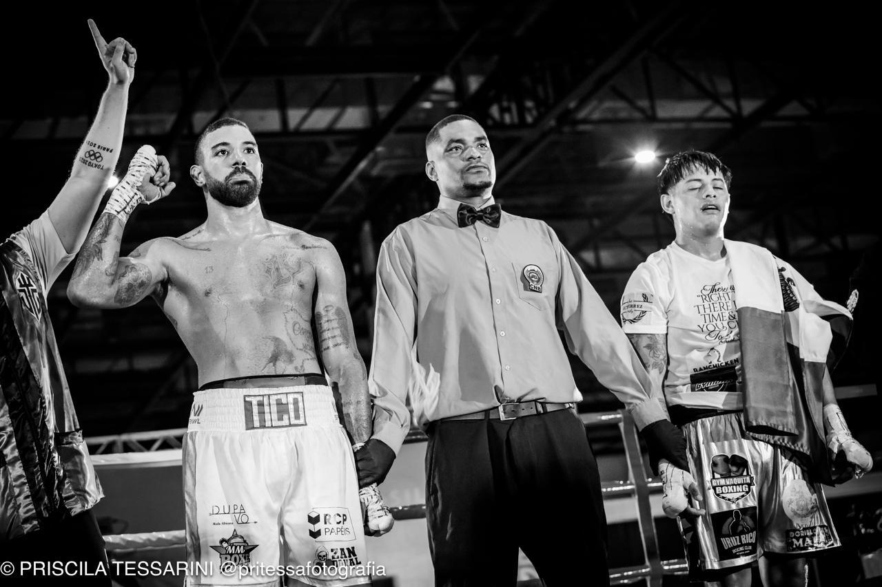 Tico venceu confronto na pré-edição da Outboxing Fight Night (Foto: Priscila Tessarini)