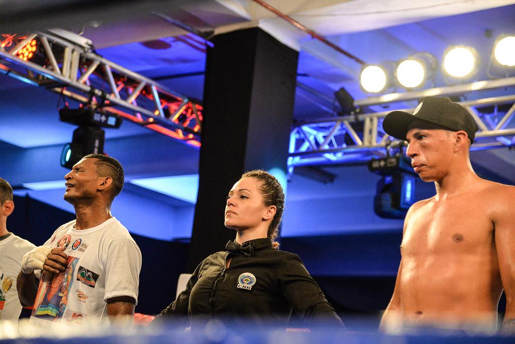 Em ação: ex-árbitra de boxe profissional, Patricia alerta sobre lutas de apelo comercial, (Foto divulgação)