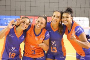 Itajaí-festeja-acesso-para-a-Superliga-feminina