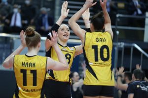 Champions Haak comanda classificação do Vakifbank